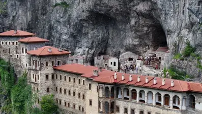 Sümela Manastırı'na turist akını