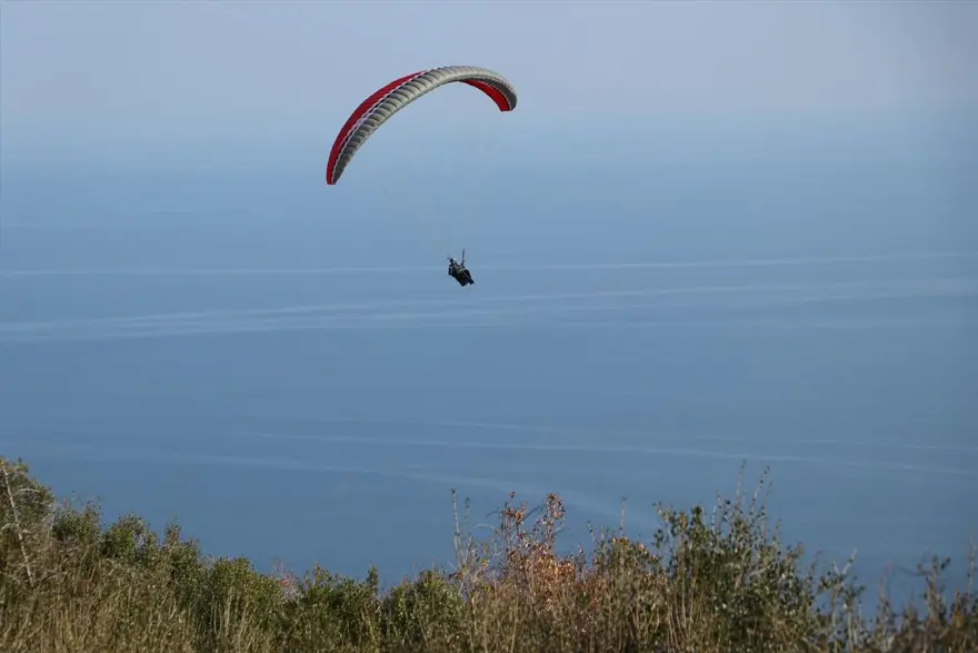 Uçmakdere, normalleşme sürecinde yamaç paraşütü adresi oldu 18 Uçmakdere, normalleşme sürecinde yamaç paraşütü adresi oldu 18