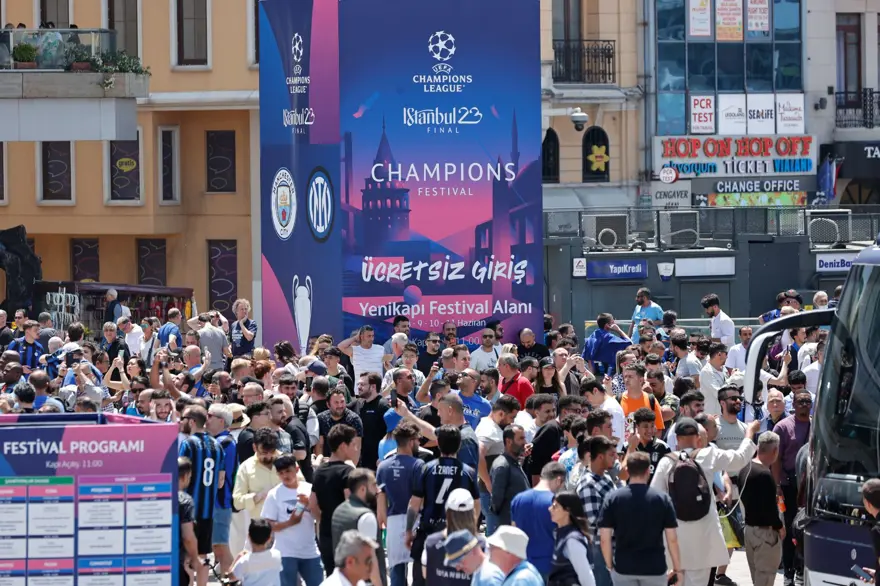 Inter ve Manchester City taraftarları İstanbul'un tarihi ve turistik mekanlarını gezdi 3