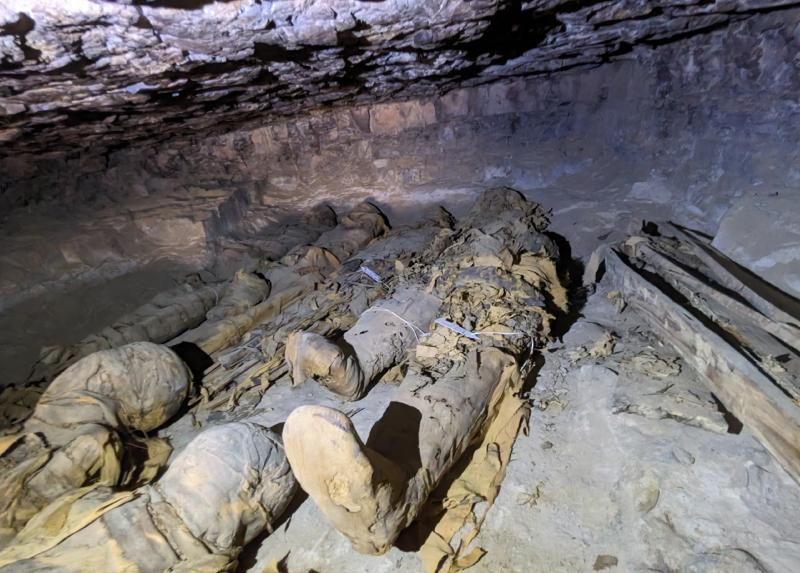 Mısır'da "Ölüler Şehri" keşfedildi: 300'den fazla mezar bulunuyor