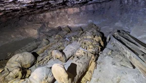Mısır'da "Ölüler Şehri" keşfedildi: 300'den fazla mezar bulunuyor Mısır'da "Ölüler Şehri" keşfedildi: 300'den fazla mezar bulunuyor