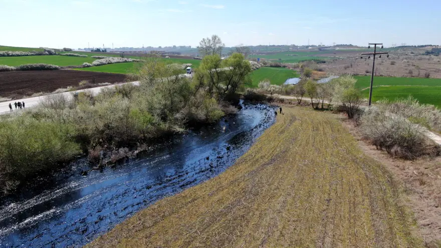 Edirne'de zift dolu havuzun patladığı şantiyenin faaliyetleri durduruldu 6