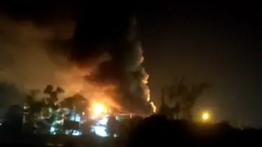 İran'da petrol rafinerisinde büyük yangın: 1 ölü, 4 yaralı