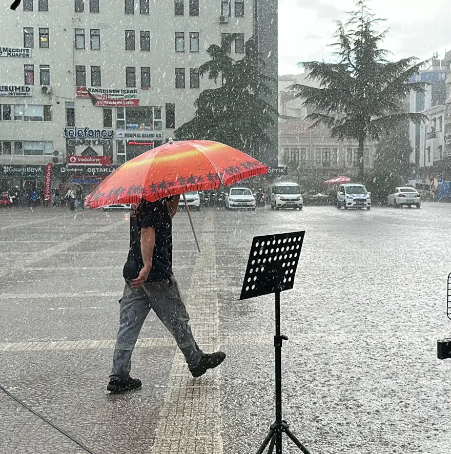 Yeni haftada yağışlar devam edecek, sıcaklık düşecek (5 günlük hava tahmini raporu) 2
