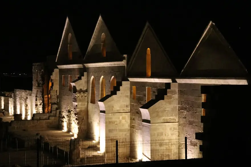UNESCO Dünya Miras Geçici Listesi'nde bulunan Harran Ören Yeri'ne ışıklandırma 13