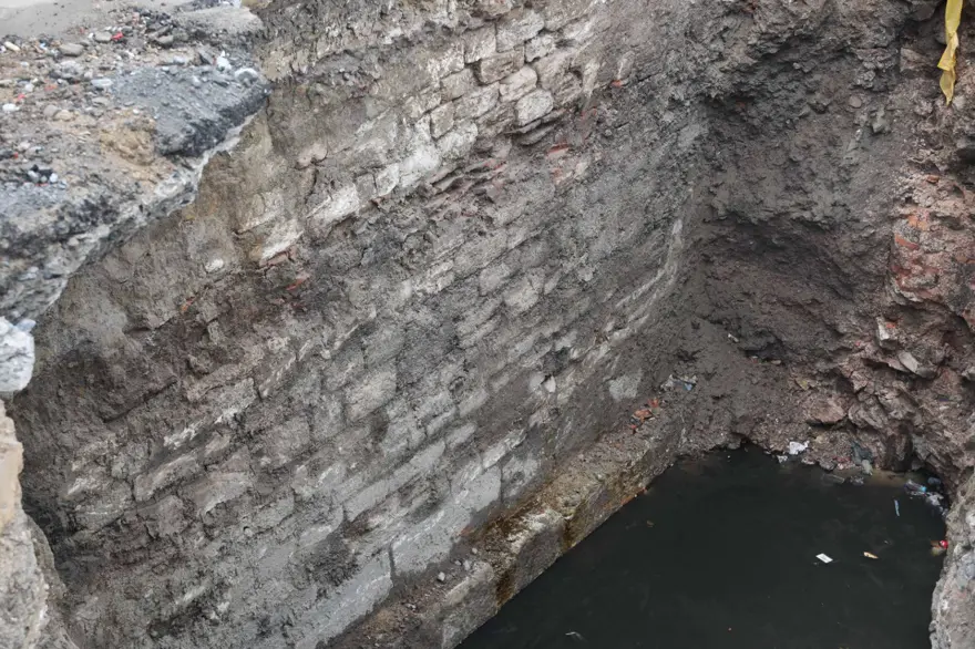 İstanbul'un göbeğinde İSKİ kazısında tarihi keşif 9