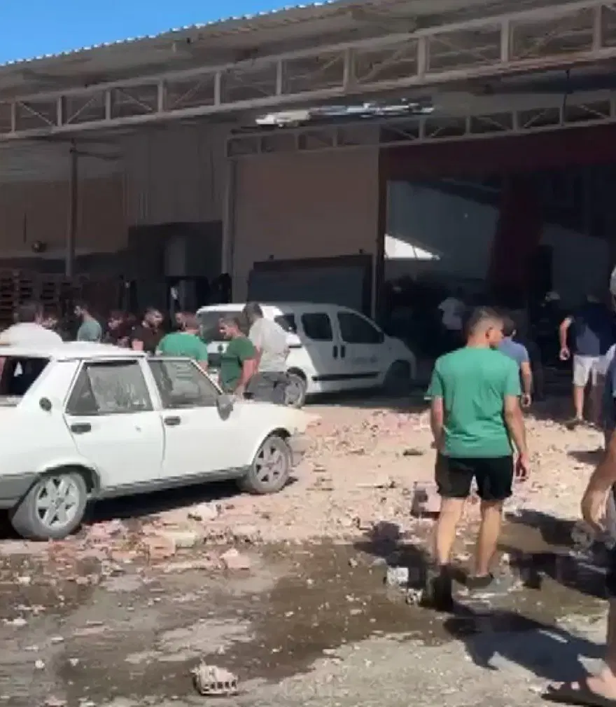 Antalya'da toptancı halinde patlama: Bir ölü, üç yaralı 