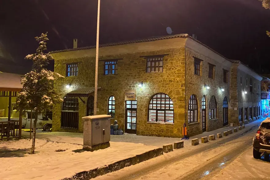 Birçok ilde kar etkili oldu: Yollar kapandı 23