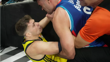 Anadolu Efes-Fenerbahçe Beko maçında gergin anlar! Biberovic ve Bryant birbirine girdi