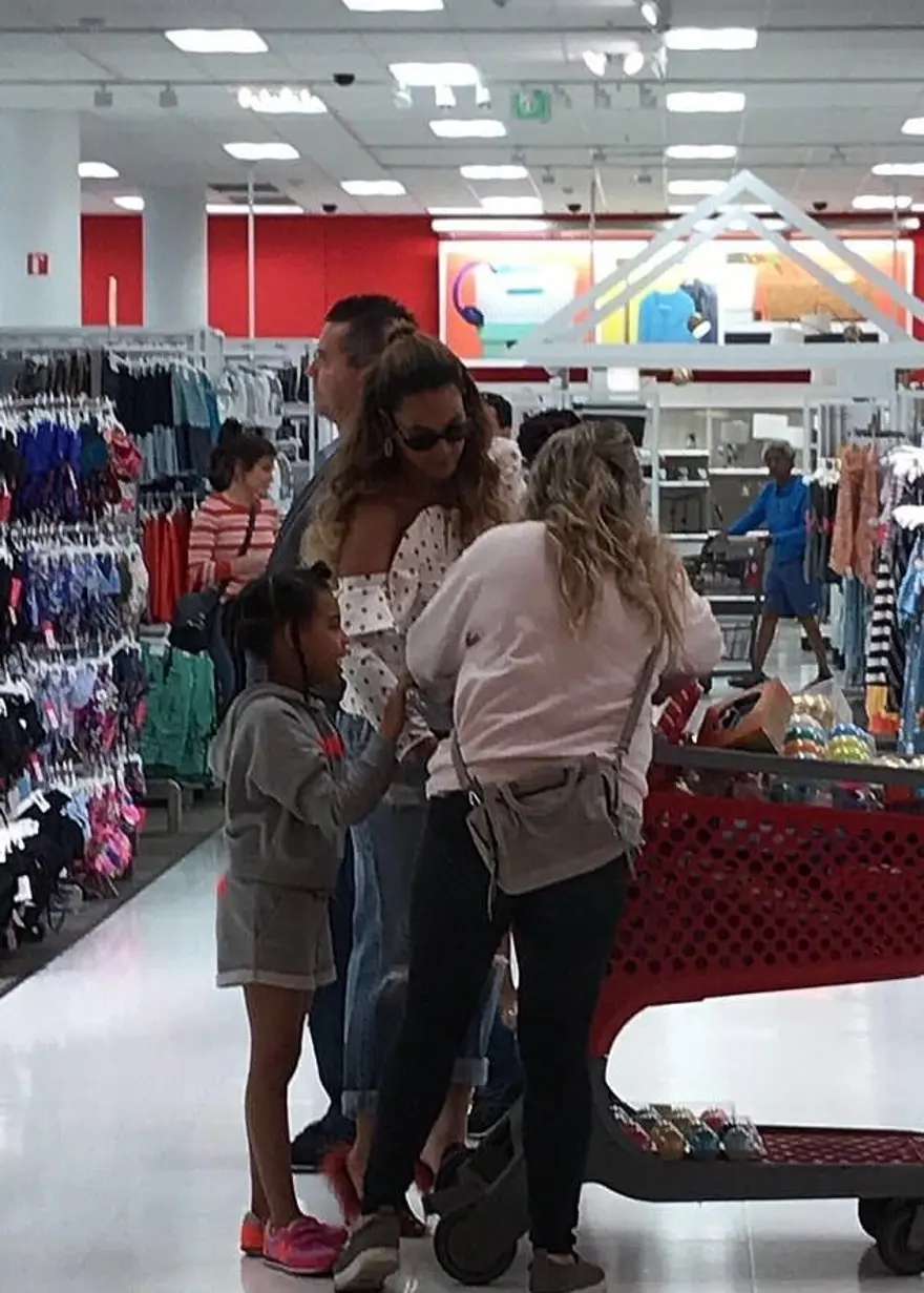 Beyonce’nin alışverişi sosyal medyanın diline düştü 6