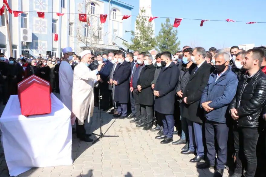 Gara şehidi Aydın Köse son yolculuğuna uğurlandı (Cenazede Kürtçe ağıtlar yakıldı) 4