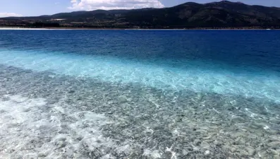 Salda Gölü'nde tehlike çanları çalıyor: Beyaz adacıklar kararıyor