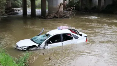 Amasya'da Yeşilırmak'a düşen otomobildeki 5 kişi yaralandı