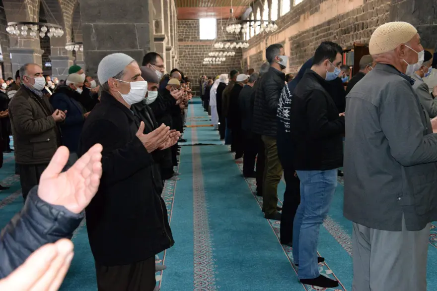 Cuma namazının ardından 'Yağmur duası' yapıldı 22