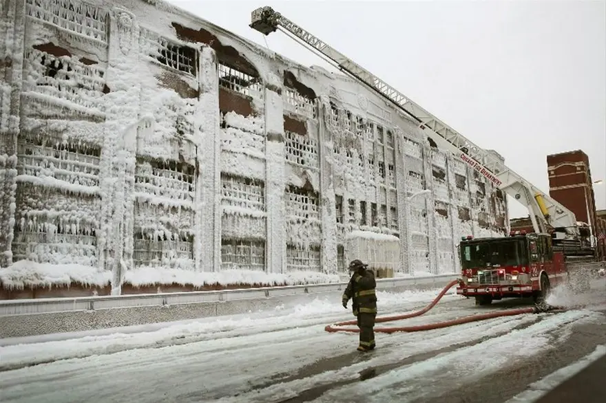 İtfaiyenin buzla mücadelesi 29