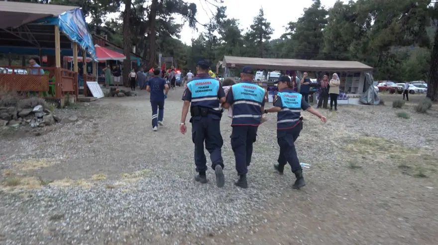 Salda Gölü'nde can pazarı 11