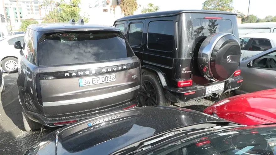 Dilan Polat ve Engin Polat'ın araçları yediemin otoparkında 8 Dilan Polat ve Engin Polat'ın araçları yediemin otoparkında 8
