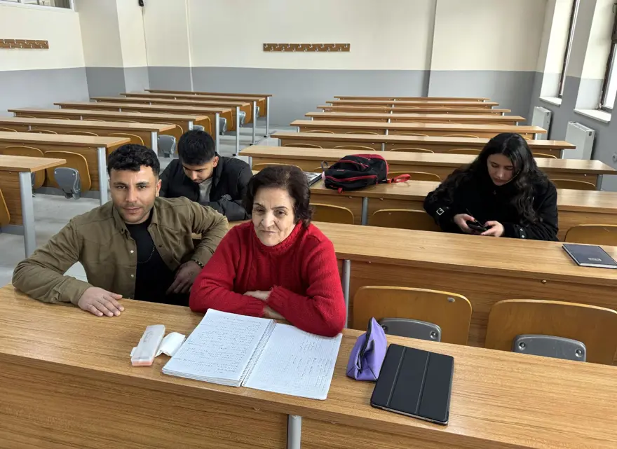 Menşure teyzenin hayali 70 yaşında gerçek oldu: "Evde oturup Azrail'i mi bekliyeyim" 1 Menşure teyzenin hayali 70 yaşında gerçek oldu: "Evde oturup Azrail'i mi bekliyeyim" 1