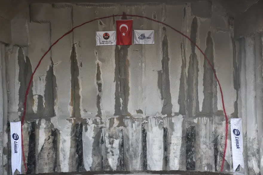 Şırnak ve Van'da dağlarda açılacak tünellerle ulaşım kolaylaşacak 2