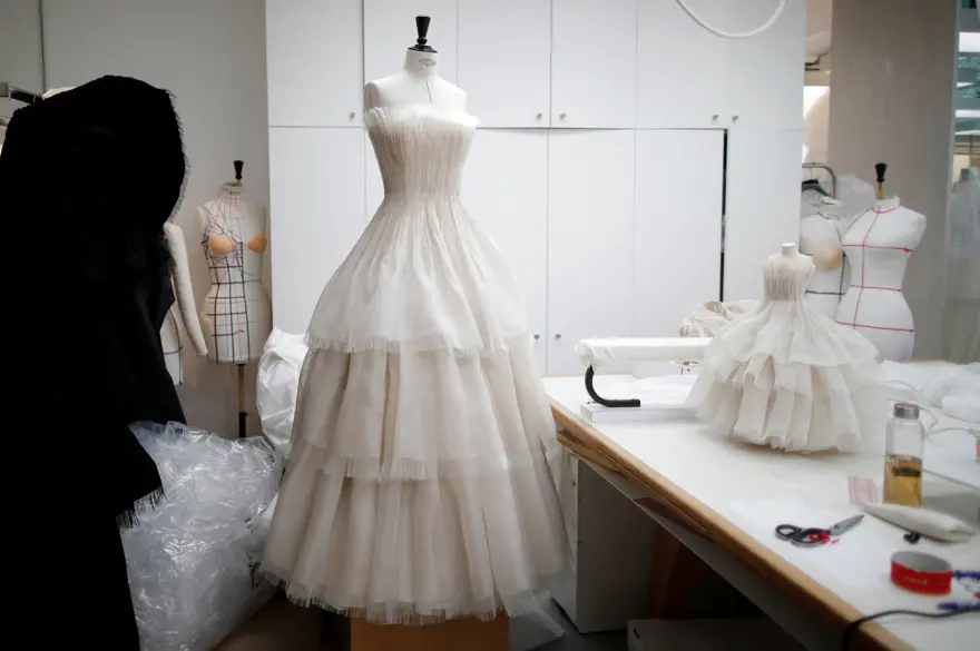 Dior'dan Dijital Moda Haftası için minyatür elbise tasarımları 12