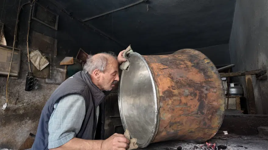 69 yaşında baba mesleğini sürdürüyor: Yarım asrı aşkındır aynı dükkanda 2