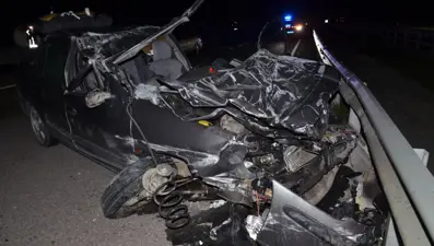 Kütahya'da feci kaza: Tıra arkadan çarpan sürücü öldü