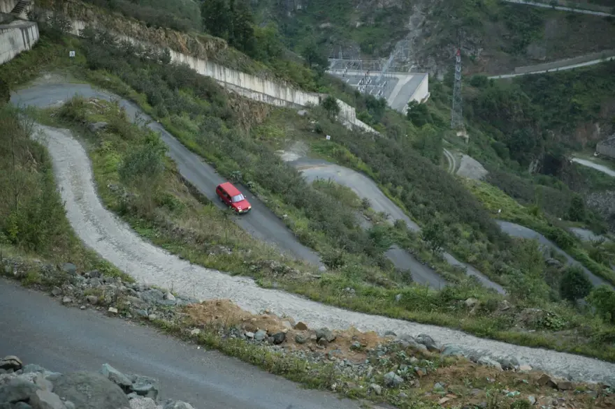 Korku saçan 21 virajlı yol 13