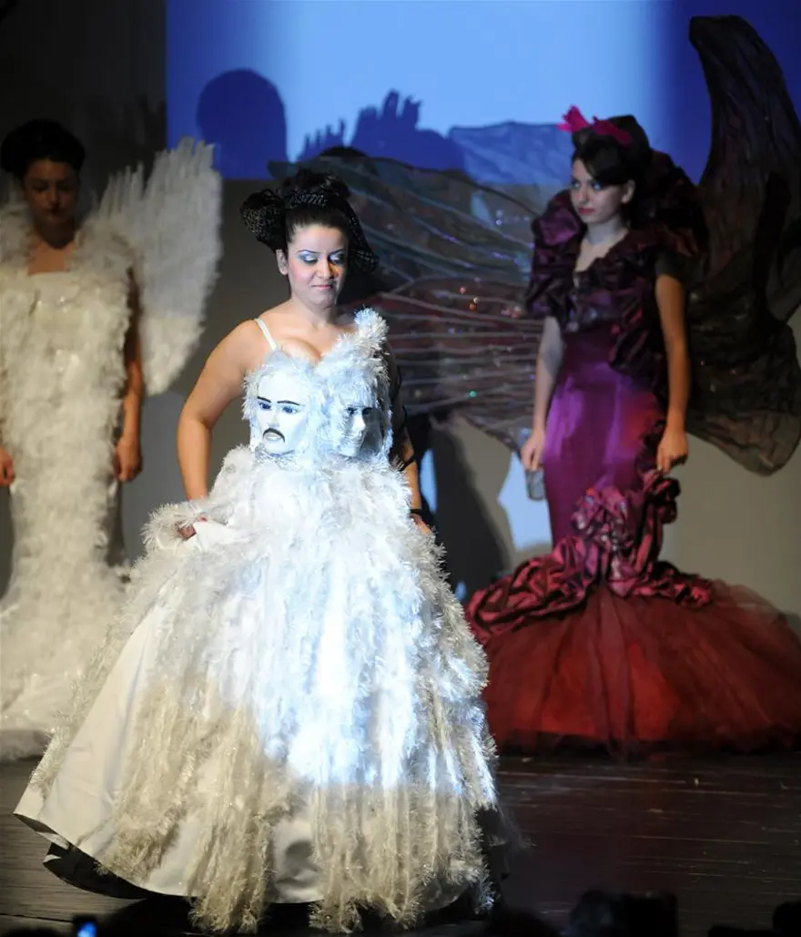 Bu da 60 kilo saçtan yapılmış gelinlik 9