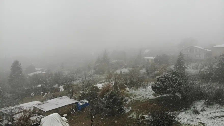 İstanbul'a yılın ilk karı düştü 20 İstanbul'a yılın ilk karı düştü 20