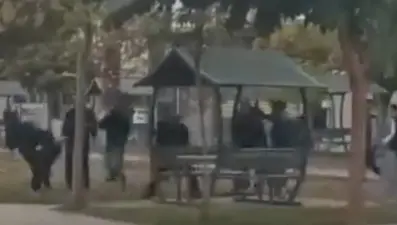 Liselilerin kavgasındaiki öğrenci silahla vuruldu!