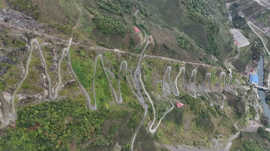 Korku saçan 21 virajlı yol 1