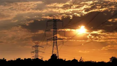 Tahran'da 100'den fazla kamu kurumunun elektriği kesildi