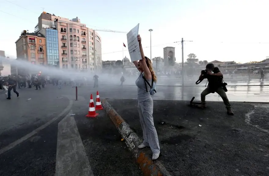 Taksim'de gerginlik 83