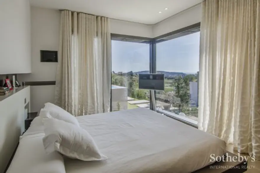 Arda Turan'ın 15 milyon euroluk malikanesi 2 Arda Turan'ın 15 milyon euroluk malikanesi 2