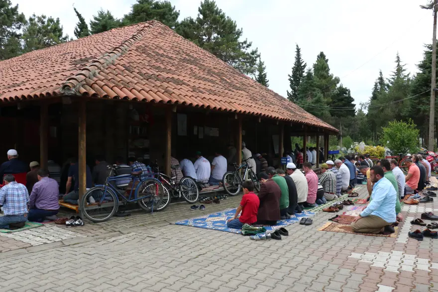 Çivisiz cami, 8 asırdır ayakta 
