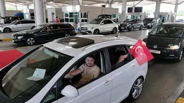 Sınır kapısında büyük sevinç: "İki yıldır içimde tutuyorum sevincimi, hep bu anı bekledim"