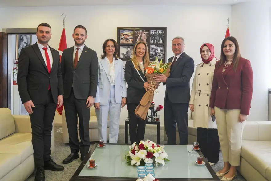 "KUTUPLAŞMAYI BIRAKIP KALP KALBE GELMEMİZ GEREKİYOR" 3 "KUTUPLAŞMAYI BIRAKIP KALP KALBE GELMEMİZ GEREKİYOR" 3