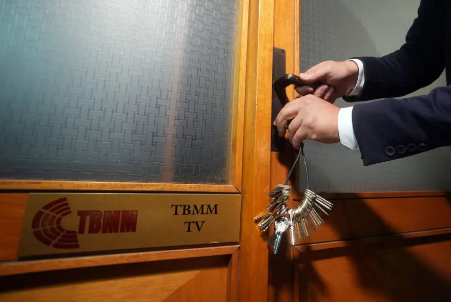 Salon boşaltıldı, kapılar kilitlendi: Meclis'te İsrail tehdidi oturumu 2