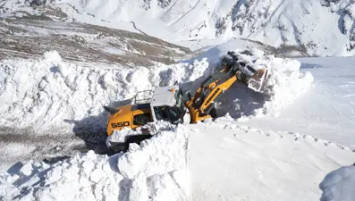 Muş’ta kar kalınlığı 7 metreyi buldu