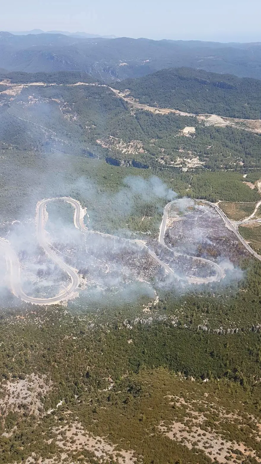 Antalya'daki orman yangını kontrol altında 12