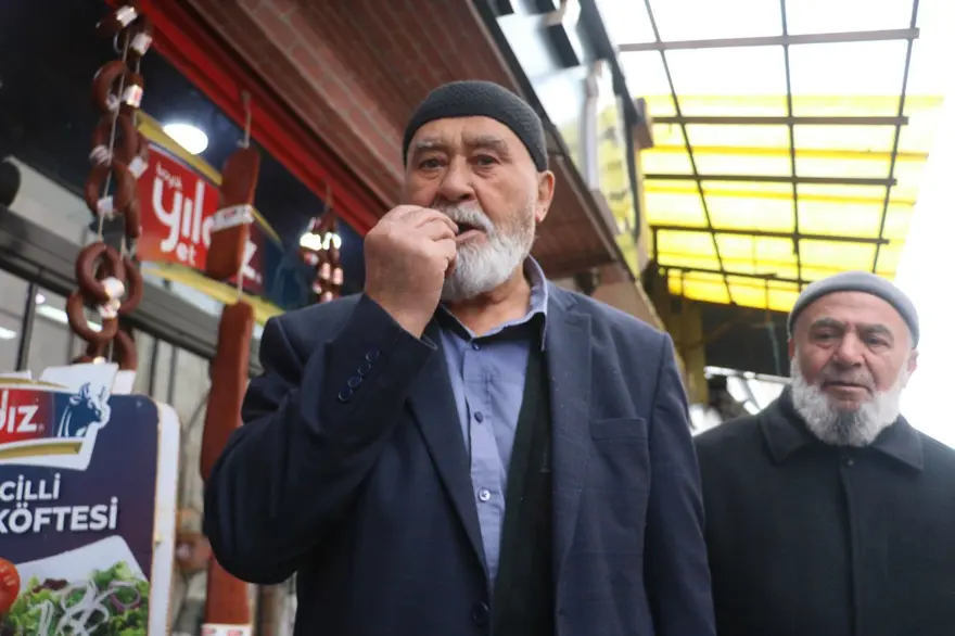 2 yılda 1 doğada kendiliğinden yetişiyor: Tezgahta kilosu 100 TL, çürüyünce yeniyor 5