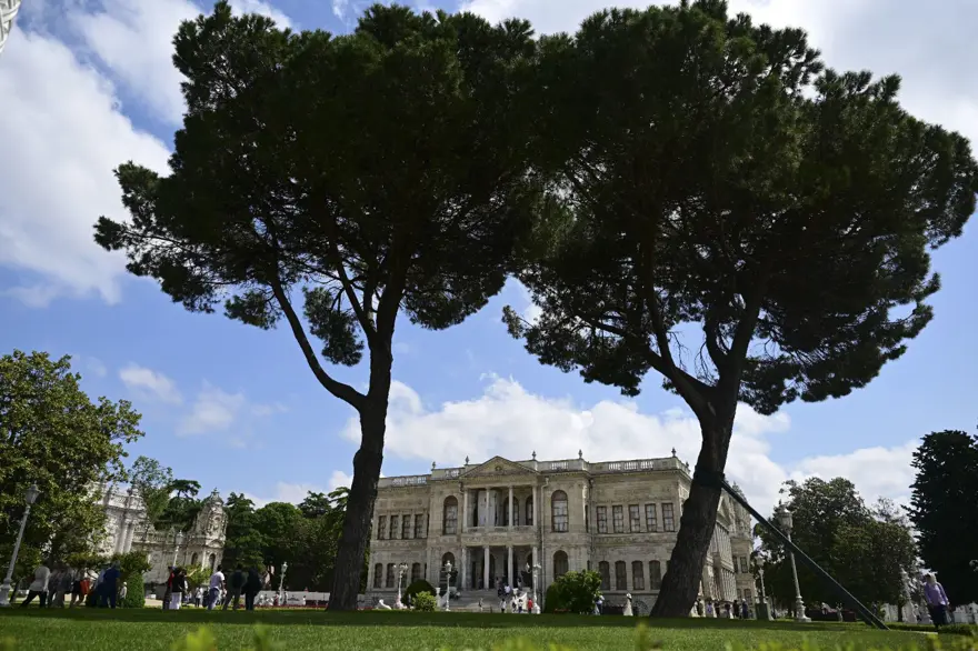 Dolmabahçe Sarayı'nın kullanıma açılışının 167'nci yılı 34