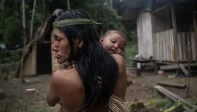 Ekvador'da en son temas kurulan kabile | Kutsal ağaçların gölgesinde moderniteye direniyorlar