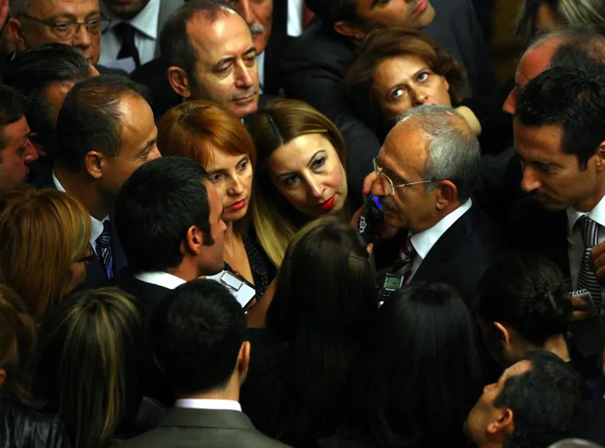 Siyasetçiler resepsiyonda buluştu 10