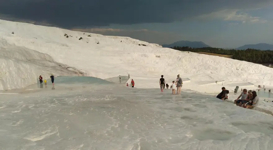 Pamukkale'de utandıran görüntüler 6 Pamukkale'de utandıran görüntüler 6