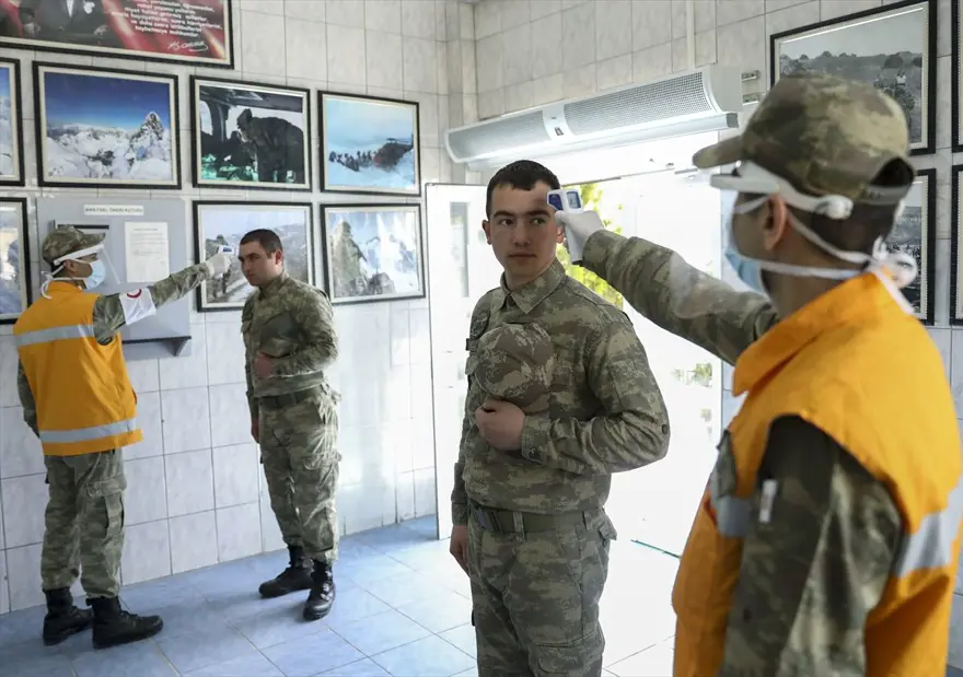 Askeri birliklerde corona virüs önlemleri uygulanıyor 7