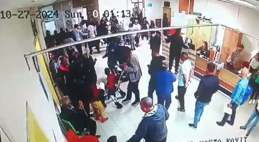 Adana’da deprem anı: Hastanedeki panik kamerada 4