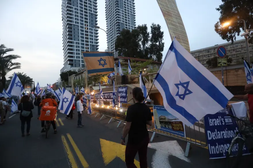 Onbinler meydanları doldurdu: İsrail'de protestolar sürüyor 4
