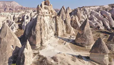 Nevşehir peribacaları ve kaplıcalarıyla ara tatilde de turist çekiyor