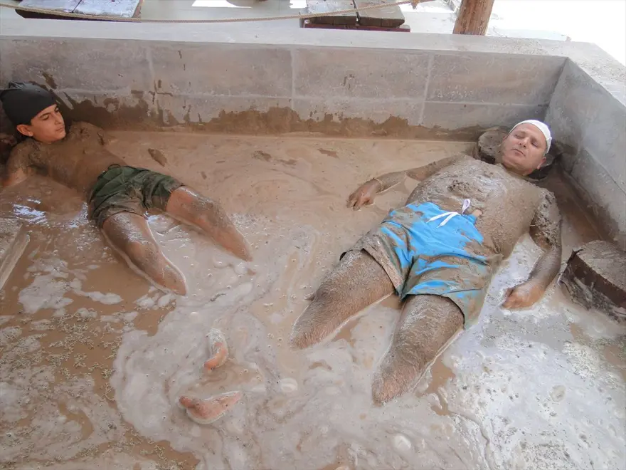 2 bin yıllık Hüdai Kaplıcaları bol mineralli suyuyla turistlerin ilgi odağı oldu 6